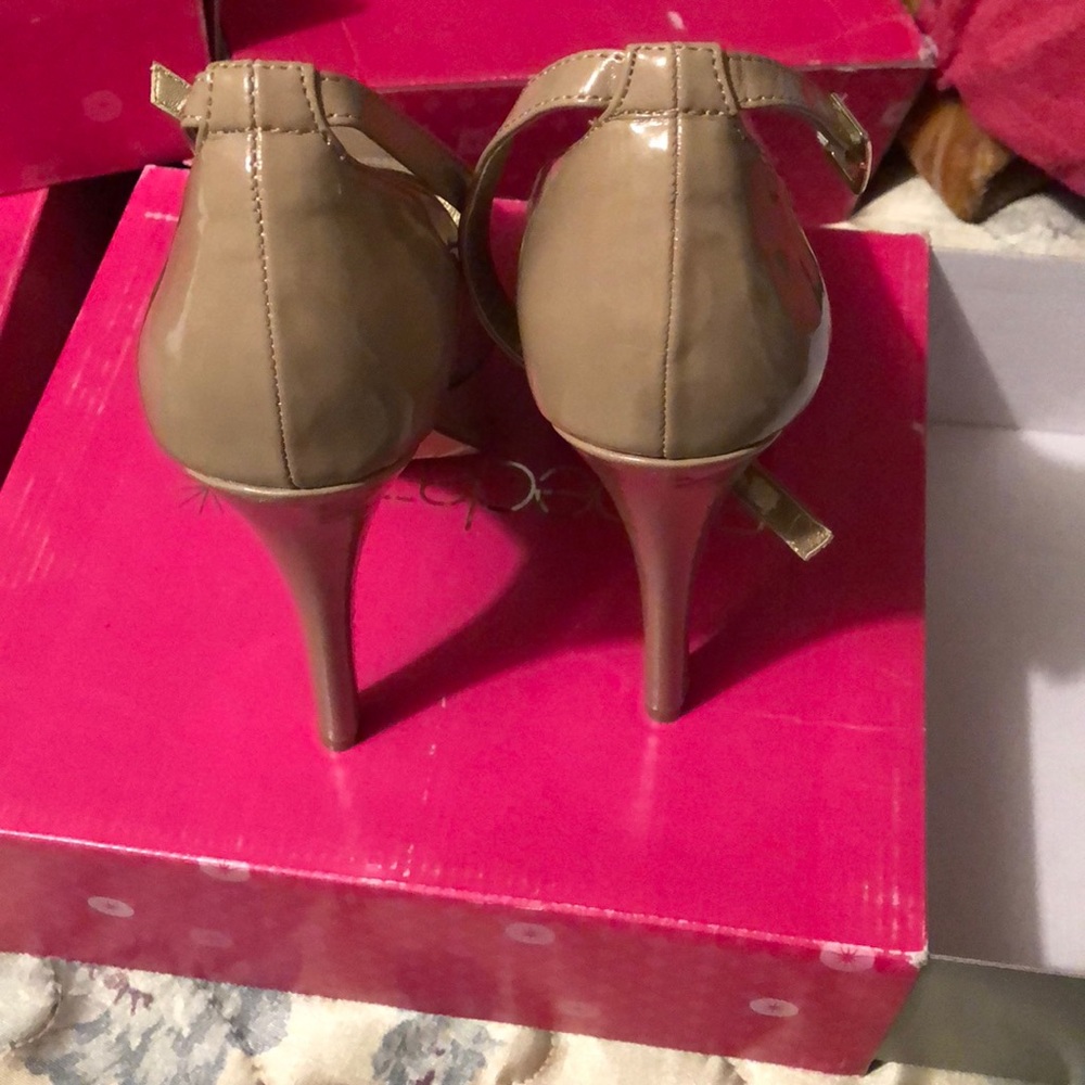 High heels - Picture 3 of 3